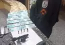 Homem é preso e polícia encontra dinheiro e arma escondidos em banco de carro em Porciúncula