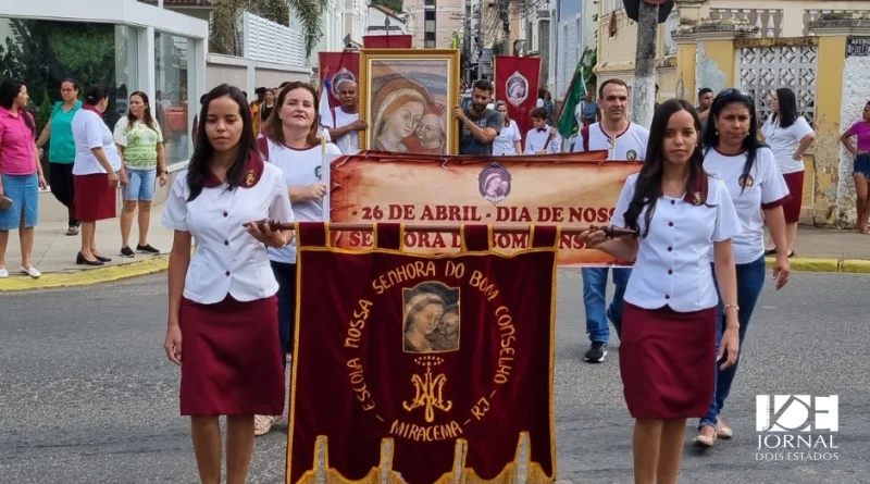 Miracema: Escola Confessional Católica Nossa Senhora do Bom Conselho realiza desfile em homenagem a sua padroeira