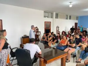 A prefeitura Municipal de Pádua comunicou oficialmente um reajuste no benefício para mediadores estagiários que prestam serviço nas escolas do município. Os estudantes atuam diretamente no auxilio da educação especial na rede pública. O reajuste aprovado passou de 500 para 800 reais, registrando um aumento de 60%, com a carga horária de 25h semanais. Essa medida visa a valorização na formação dos estudantes universitários e a importância em investir na educação especial nas unidades de ensino da cidade.